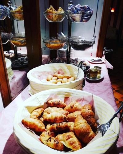 Hotel Fioroni - image 5