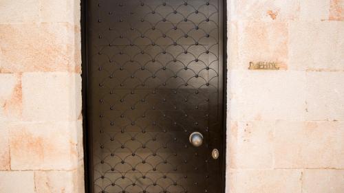  Suite with Balcony - Daphne image 1