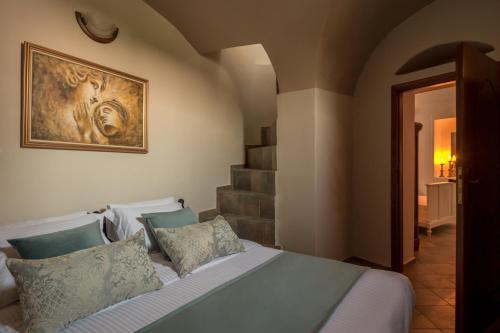Four Seasons Mansion - image 9