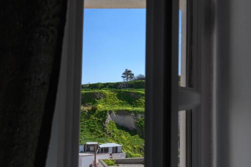 Four Seasons Mansion - image 6