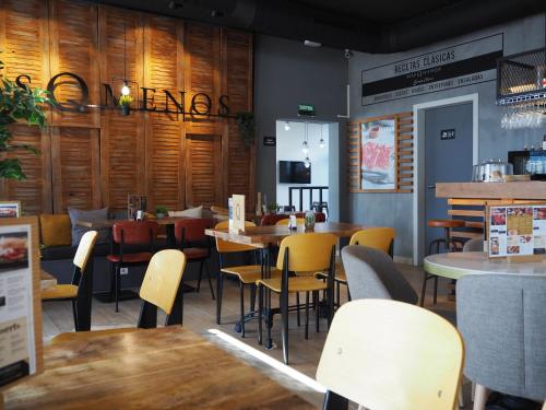 餐廳, 巴賽隆納費拉便捷酒店 (easyHotel Barcelona Fira) in 洛斯皮塔萊de Llobregat