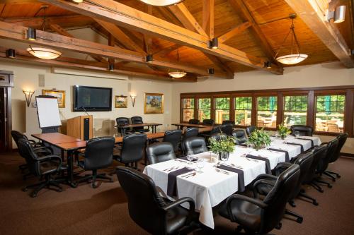 The Rockwell Lake Lodge - image 9
