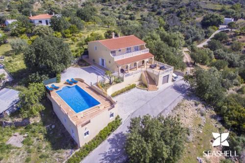  Villa Florencio, Pension in Estói