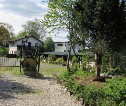 FeWo Landhaus Ederlust HeilungsRäume eV (FeWo Landhaus Ederlust HeilungsRaume eV) in Hatzfeld