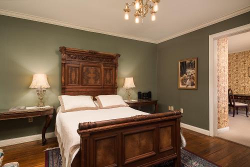 Superior Queen Room with Two Queen Beds