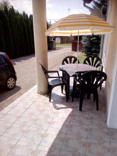 Sunny Apartment in Kehidakustány