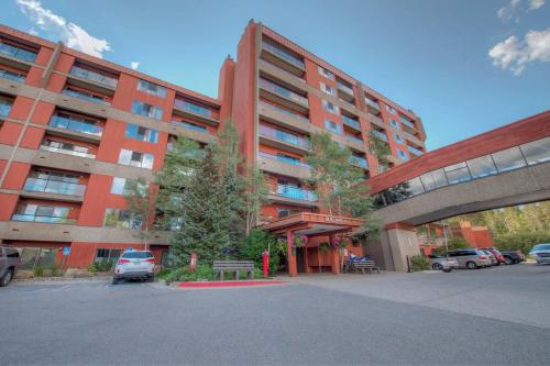Beaver Run Condo - Adventure And Luxury! - image 4