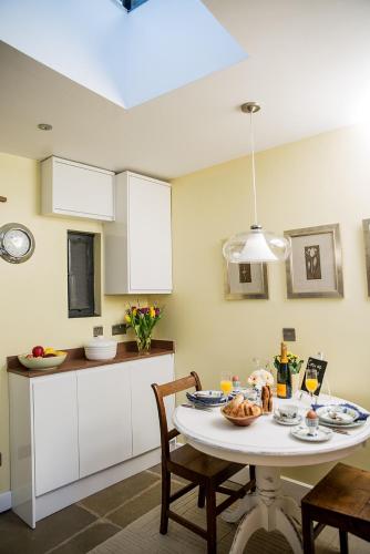 The Cottage and The Nook - image 13