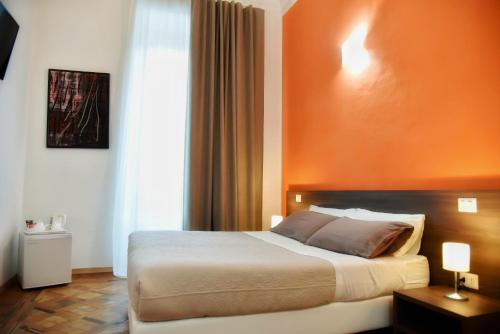 Standard Double or Twin Room image 9