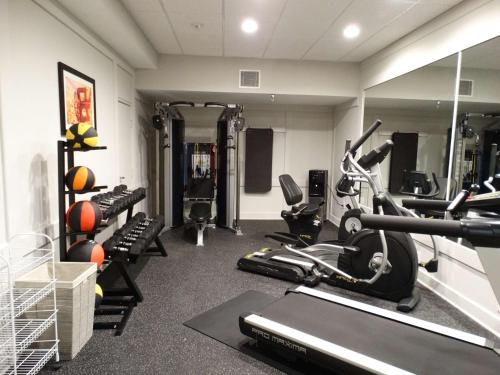 Best Western Overland Park Hotel - image 7