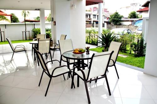 The Meet Green Apartment near Tawan Daeng German Beer Brewery and Restaurant