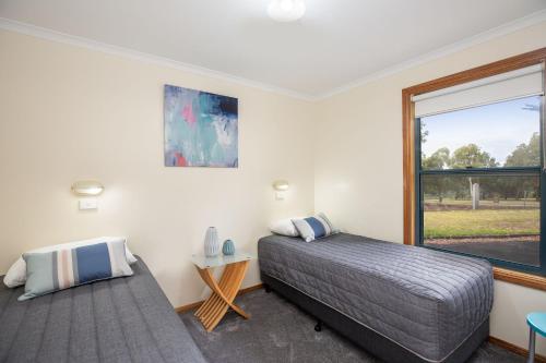 Blue Lake Holiday Park Blue Lake Holiday Park is a popular choice amongst travelers in Mount Gambier, whether exploring or just passing through. The property has everything you need for a comfortable stay. Service-minded st