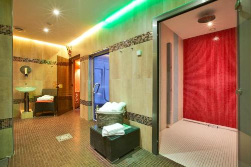 Enzo Hotels Thionville by Kyriad Direct - image 4