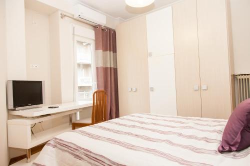  Classic Pied a Terre with Lovely View in Central Athens! in Athen