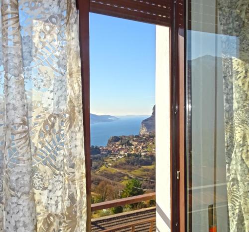 Casa Palanca Lake view apartment by Gardadomusmea - Apartment - Tremosine Sul Garda