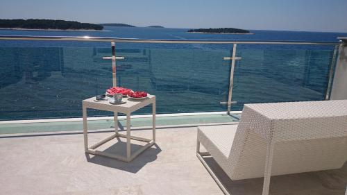  Apartments Toni Sea view, Primošten bei Ražanj