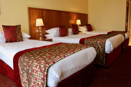 The Rose Hotel Fels Point Hotel is a popular choice amongst travelers in Tralee, whether exploring or just passing through. The hotel offers a high standard of service and amenities to suit the individual needs of a