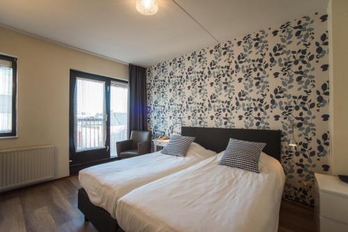 Double Room image 7