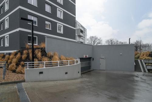 Wrocław Rose Apartments by Renters - image 6