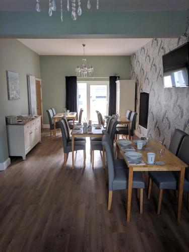 設施, Lion House Bed & Breakfast with Restaurant in 庫姆馬丁