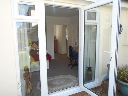 TEA in Liverpool - Private - Quiet - Ground Floor - En-suite - Walk-in-shower, Liverpool (zdjęcie 8)
