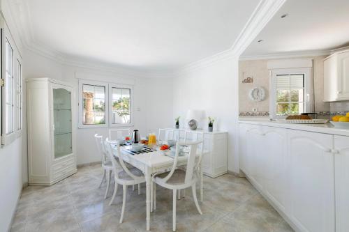 Facilities, Villa Coral in Santa Llucia