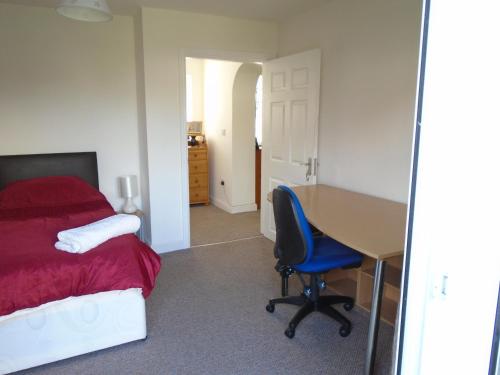 TEA in Liverpool - Private - Quiet - Ground Floor - En-suite - Walk-in-shower, Liverpool (zdjęcie 11)