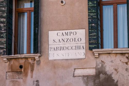 Fenice Backstage over Canal - image 10