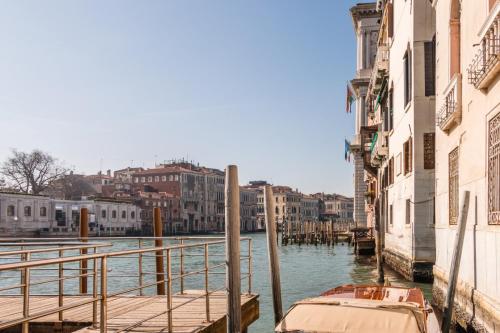 Fenice Backstage over Canal - image 14