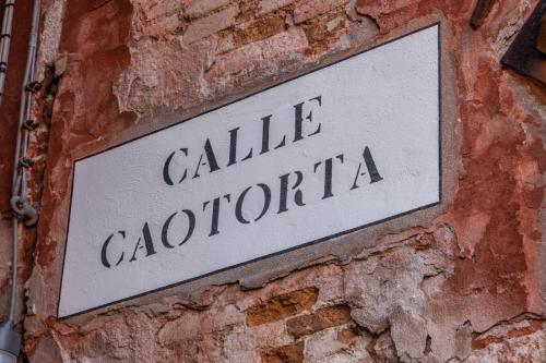 Fenice Backstage over Canal - image 5