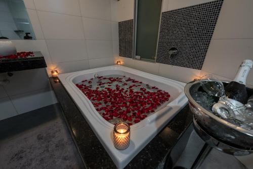 熱水浴缸, Via Garden Varginha Hotel in 瓦爾任阿