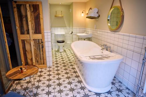 The Fleece at Cirencester - image 14