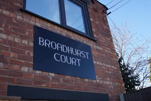 Air Host and Clean - Apartment 3 Broadhurst Court sleeps 4 minutes from town centre - image 8