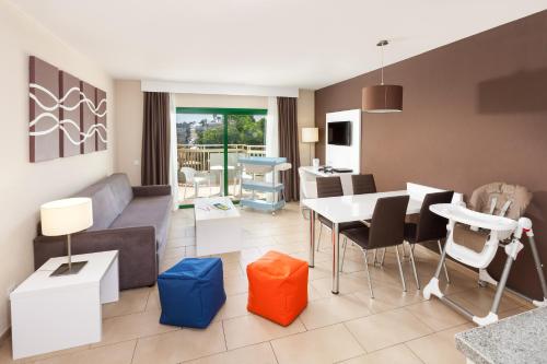 PlayaOlid All Inclusive Playa Olid Suites & Apartments is perfectly located for both business and leisure guests in Tenerife. Both business travelers and tourists can enjoy the hotels facilities and services. All the necess