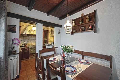 บริการและสิ่งอำนวยความสะดวก, VECCHIA FAVOLA HOUSE in กวาร์โต ดิ อัลติโน