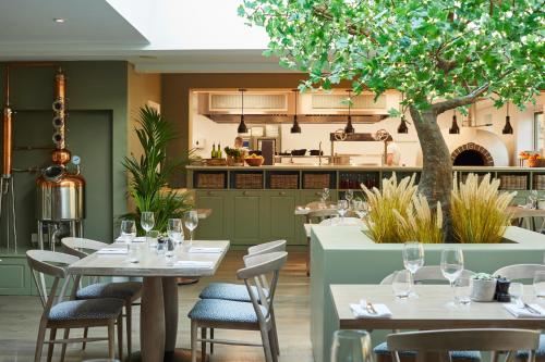 Restaurant, The Royal Oak, Yattendon in Frilsham