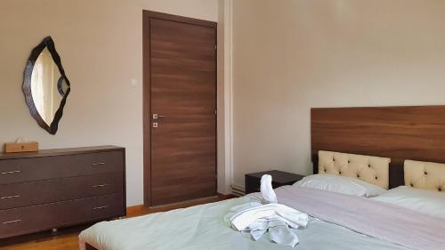 Luxury Double Bedroom Apartment in the City Center in Larisa