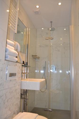 Alp Hotel - image 10