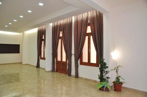 Instalações, Lagace Hotel in Jounieh