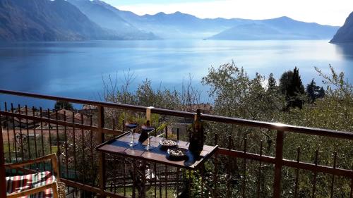  IseoLakeRental - Casa Anita, Pension in Riva di Solto bei Spinone Al Lago
