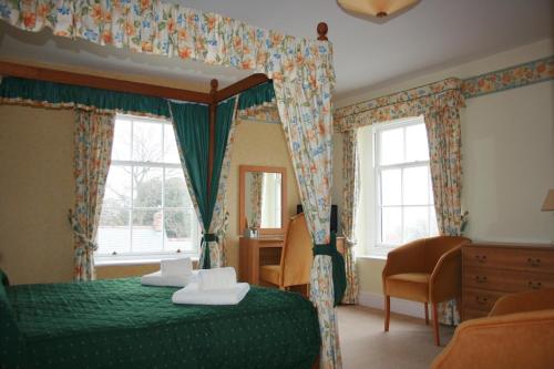 Yarn Market Hotel in Dunster