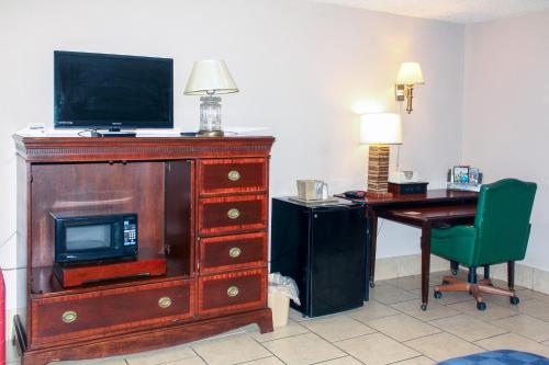 Toledo Town Inn - image 4