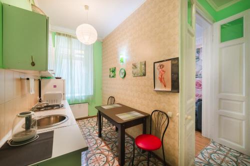 Cozy apartment near Deribasovskaya street