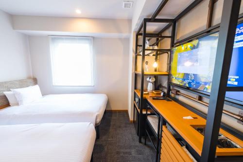 room detail thumbnail 1