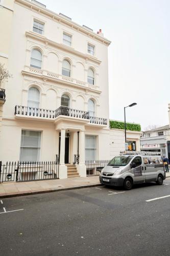 Sonder — Kensington Town House - image 7