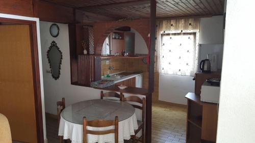 Apartments by the sea Tucepi, Makarska - 2699