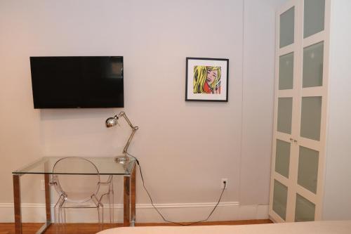 A Stylish Stay w/ a Queen Bed Heated Floors.. #21 - image 7