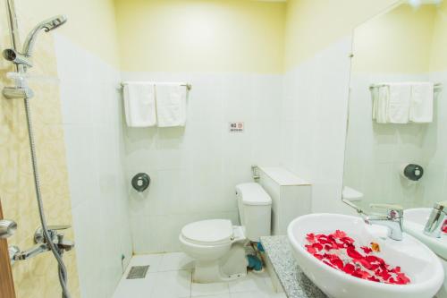 Deluxe Twin Room image 6