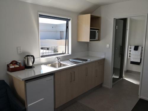 ห้องครัว, แอนนาเบล คอร์ต โมเต็ล (Annabelle Court Motel) near โมนาวาเล