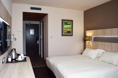 Best Western Marseille Aeroport - image 12